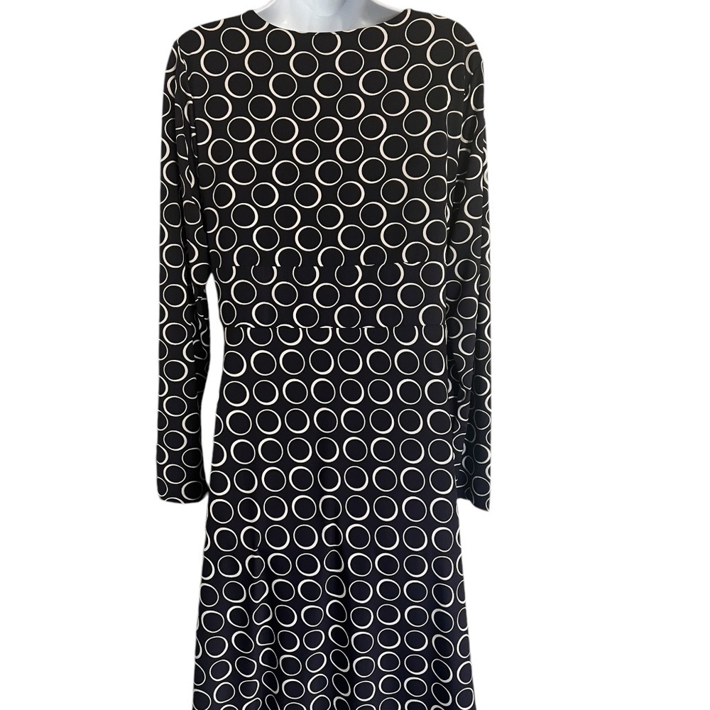 Print Dress | Black and White | V Neck Long Sleeve - Picture 6 of 8